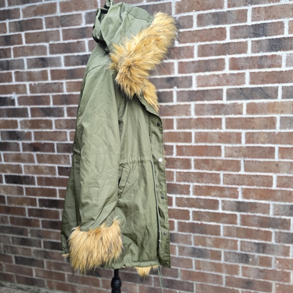 Olive Green Faux Fur Trim Parka Coat - Picture 10 of 15